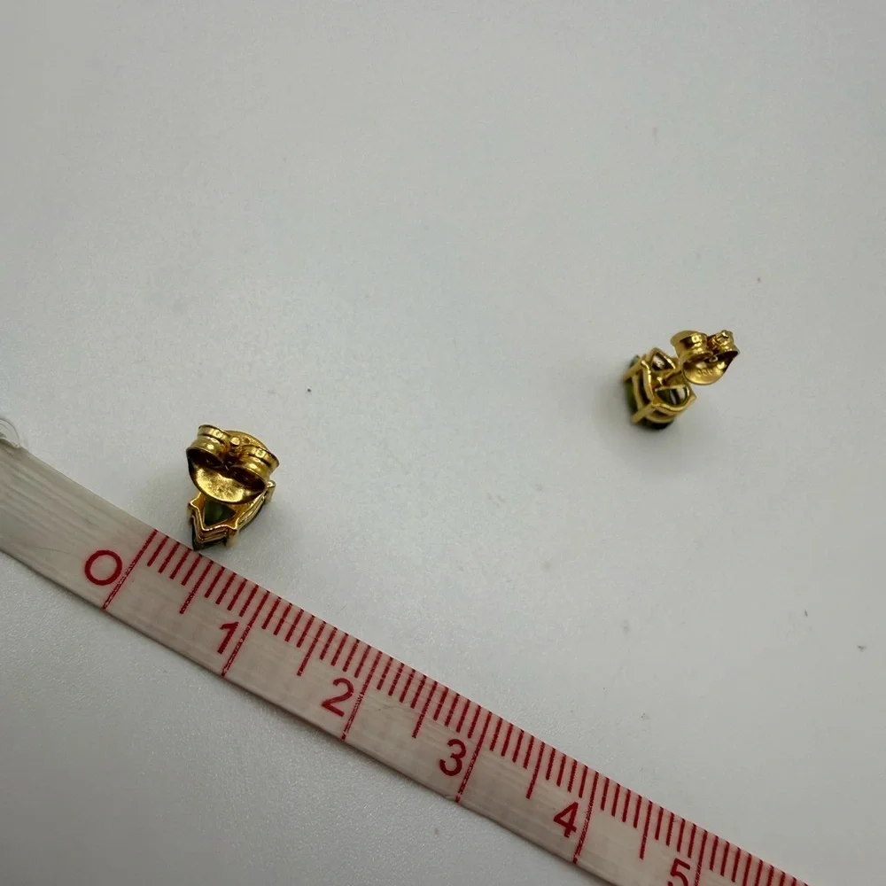 Gems En Vogue Pear Peridot Studs 925/18K